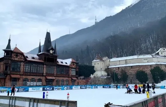 14 stele de peste 80.000 de lei, pentru patinoarul de sub Tâmpa 