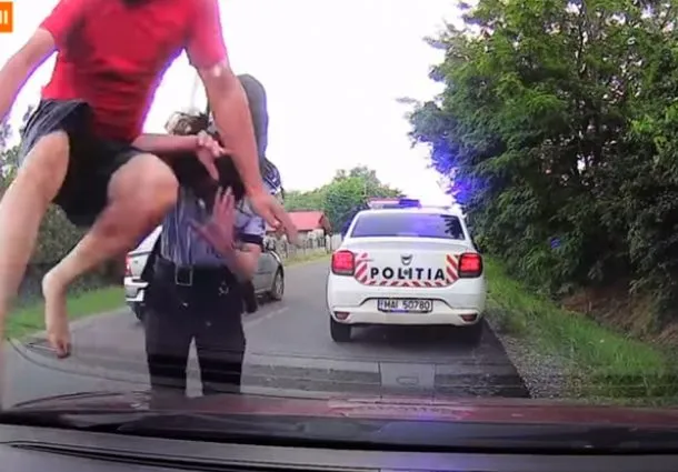 Cum îşi dă seama un poliţist că te-ai urcat beat la volan, înainte de a te opri în trafic