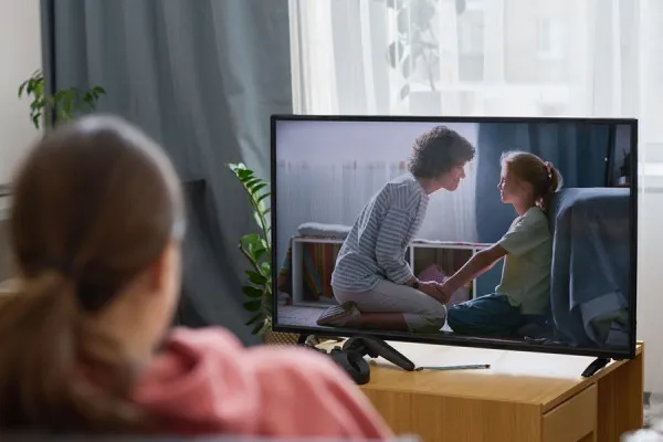 Tipuri de suporturi TV de perete. Cum îl alegi pe cel mai bun?