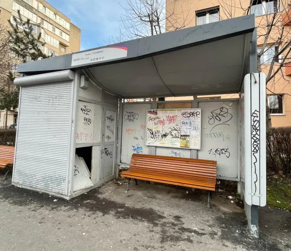 RATBV va amenaja 10 „staţii solare” de autobuz