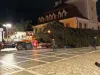 29 de metri, cel mai mare de până acum! Braşovul are, din nou, cel mai înalt brad de Crăciun natural din România