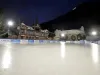 Din 5 decembrie se va patina pe cel mai frumos patinoar în aer liber din România 