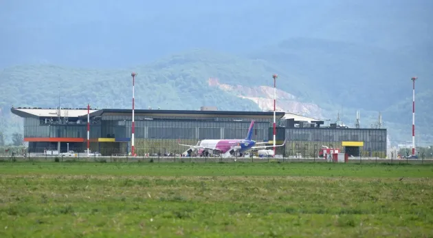 Transelectrica cere „studiu de coexistenţă” a Aeroportului Braşov cu instalaţiile electrice din zonă