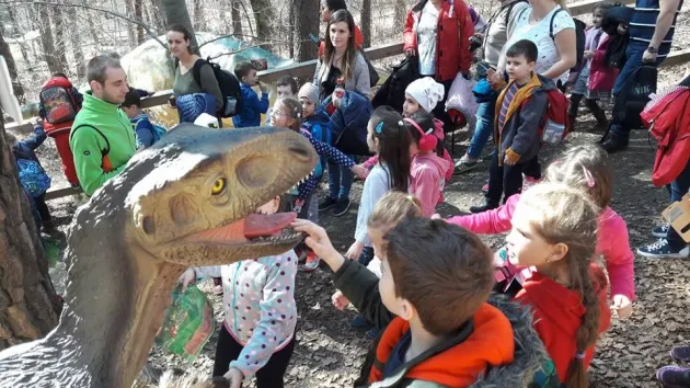 Laborator mobil de ştiinţă, la Dino Parc, în weekend
