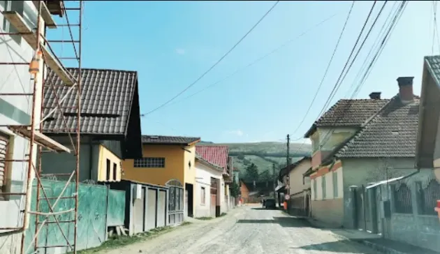La 70 de ani a ajuns în arest