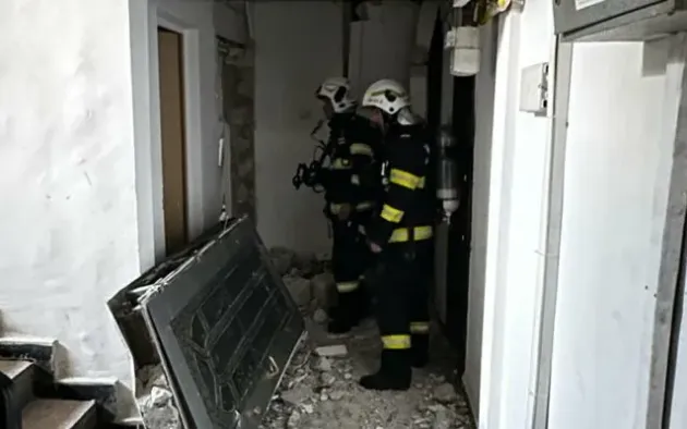 Explozie la Codlea. 9 garsoniere afectate  