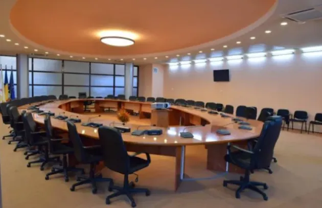 Şedinţă după şedinţă la CL: plen convocat de USR, ceilalţi consilieri au rupt uşa