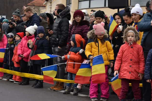 600 de steaguri noi pentru 1 Decembrie