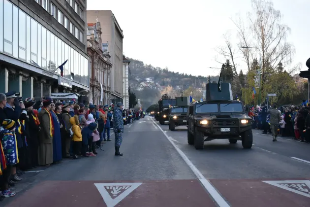 Peste 200 de militari vor defila de Ziua Naţională, la Braşov