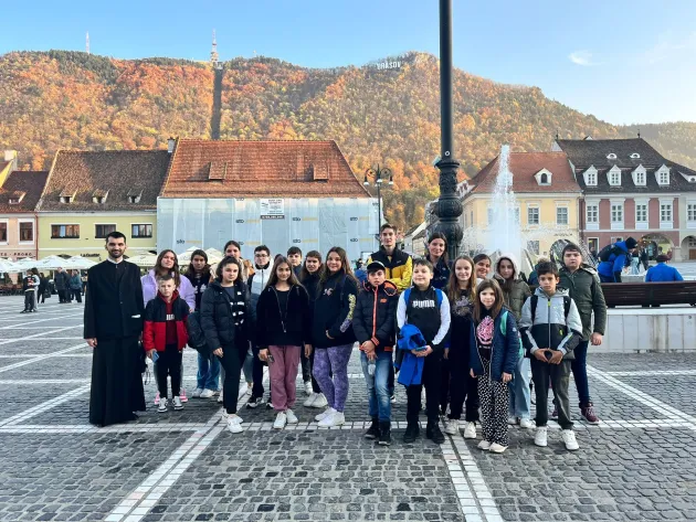 Orfanii premianţi, invitaţi la Tărlungeni