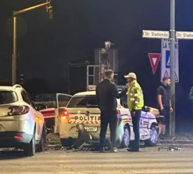 A „plesnit” Poliţia la răsărit