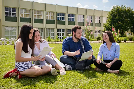 Universitatea Transilvania din Braşov caută idei pentru un campus„disability friendly”