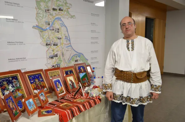 „300 de ani de iconărit pe glajă în Şcheii Braşovului” şi Transilvania