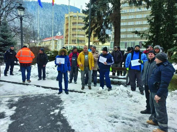 Salariaţii au blocat conturile RIAL. 1,3 milioane de lei prime de Paşte şi majorări de salariu