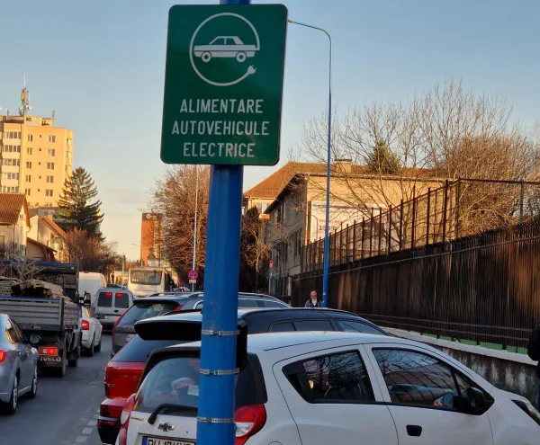 Ghimbavul va avea patru staţii de reîncărcare a maşinilor electrice 