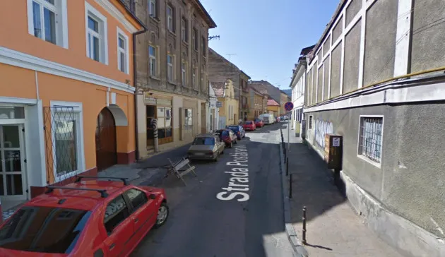 300 de maşini au acces liber pe strada Postăvarului din Braşov. Primăria vrea să le mute în altă parte