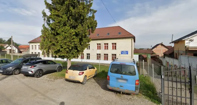 7 posturi vacante pentru cei care vor să fie educatori şi învăţători la Tărlungeni şi Zizin