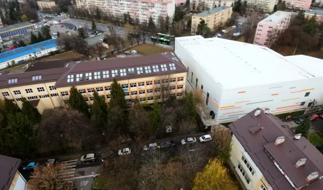 Şcoala 2, scandal închis