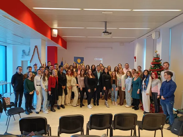 Studenţii şi masteranzii economişti de la Universitatea Transilvania  Braşov au luat contact cu perspectiva de a deveni expert contabil 