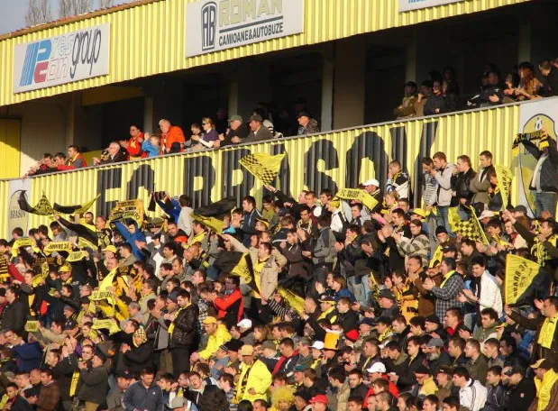 595 de lei pe lună pentru monitorizarea mărcii FC Braşov  