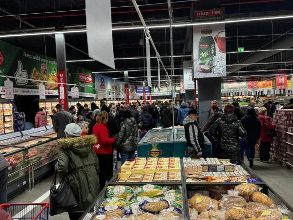 La Cocoş, prima zi la Braşov: 11.200 de oameni, cumpărături de aproape 1 milion de lei! 