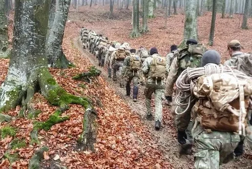 Un pârâu din Vlădeni, deviat pentru a se putea lucra la unitatea militară