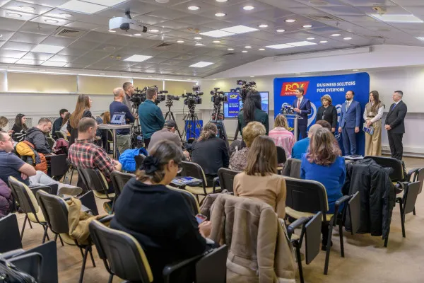 Poşta Română: De la mapă, la sapă