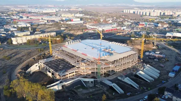 Noua Sală Polivalentă a Braşovului a prins contur