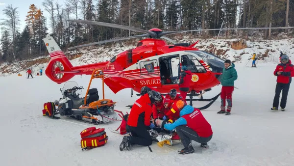 Zi cu 20 de intervenții în Poiana Brașov. Pentru 6 s-a chemat ambulanța, pentru un caz grav, hemoragie masivă după ce și-a tăiat piciorul cu schiul, elicopterul SMURD