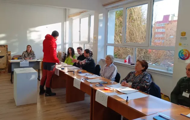 Membrii secțiilor de votare care au participat la primul tur al alegerilor prezidențiale își primesc indemnizațiile. Banii vor fi în conturi în 10 ianuarie. Plata în numerar se va face în 14 și 15 ianuarie