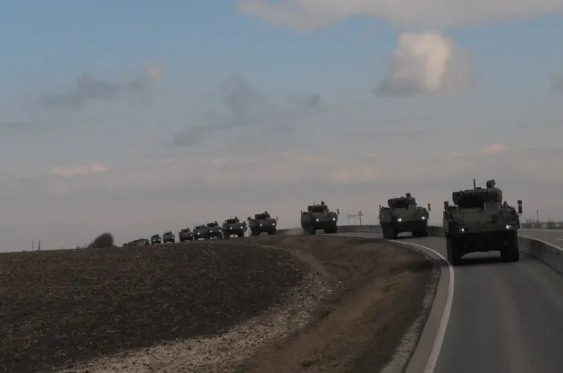 05 - 26 mai: 4.000 de militari aduşi la Braşov, din Franţa