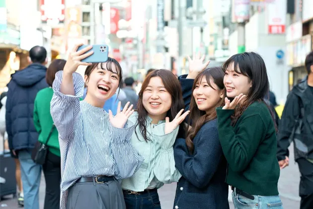 Opt brașoveni, invitați să se înscrie la o întâlnire online cu tineri din Japonia. Evenimentul se va desfășura în 15 martie