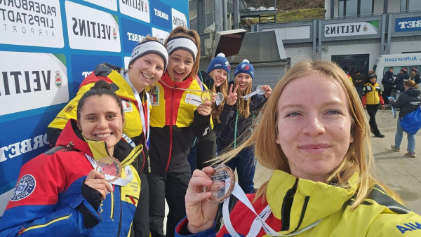 Două studente din Braşov, pe podium în Germania