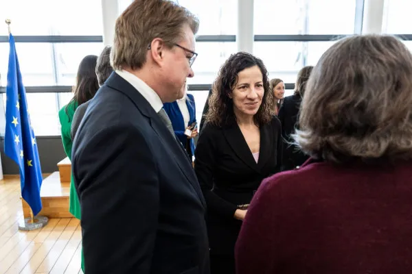 Roxana Mînzatu, două întâlniri cu tinerii din Braşov. E prima vizită de lucru „acasă” după numirea ca vicepreşedinte al Comisiei Europene