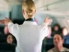 Cât câştigă o stewardesă care lucrează la Wizz Air, Ryanair, Tarom sau Emirates în 2025