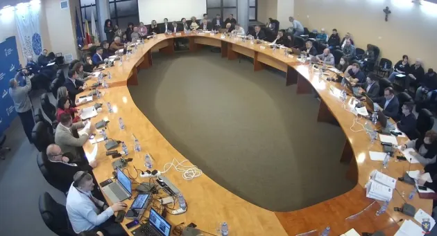 SRL cu două „moaşe”