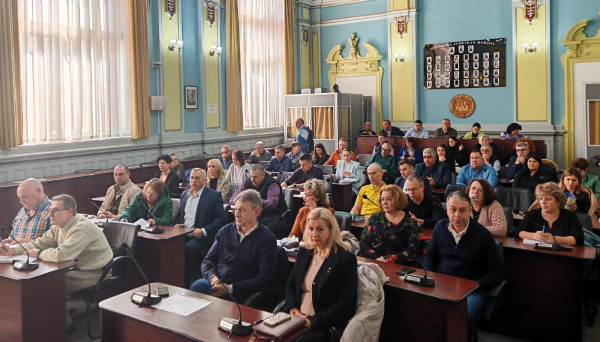 Prefectul Brașovului le cere primarilor să completeze comitetele locale pentru situații de urgență. Autorităților locale li s-a solicitat și să actualizeze planurile de apărare împotriva inundațiilor
