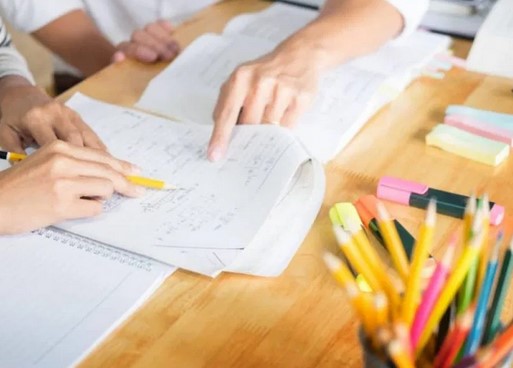 1 din 2 liceeni ia meditaţii pentru Bacalaureat 