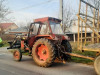 Fără permis, pe tractor cu remorcă