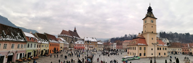 Carrefour vrea să deschidă un magazin în Piaţa Sfatului