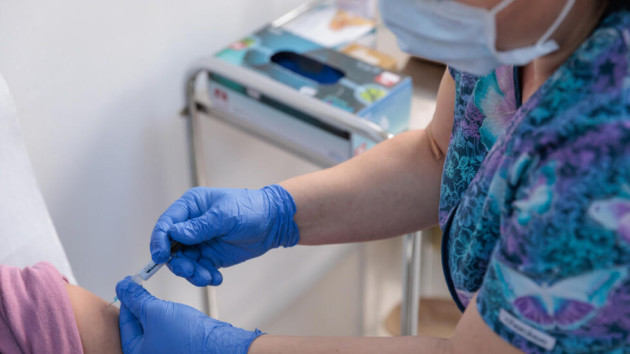 Vaccinarea gratuită anti-HPV, extinsă până la 26 de ani