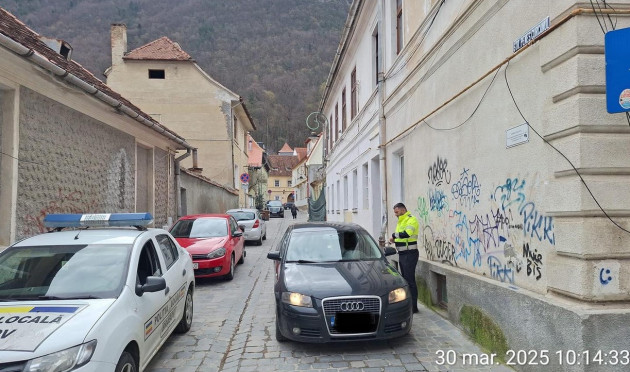 Greu cu mașina prin centrul Brașovului, și mai greu de acum. „Bucurați-vă de frumusețea orașului!”, pietoni dacă se poate