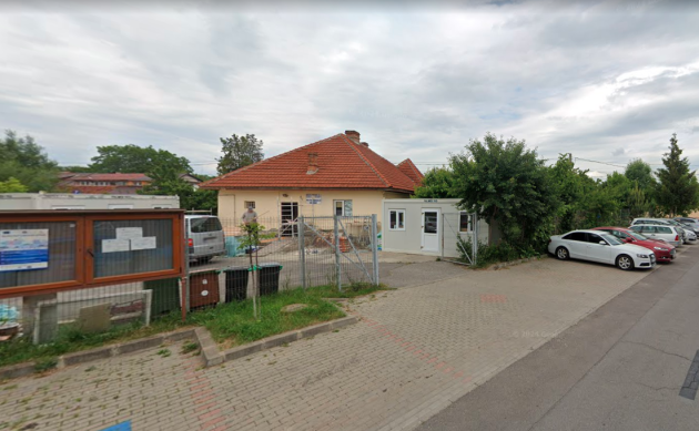 Nervos pe soţie, a distrus maşina