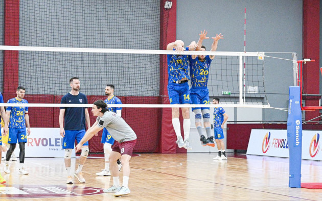 În semifinale