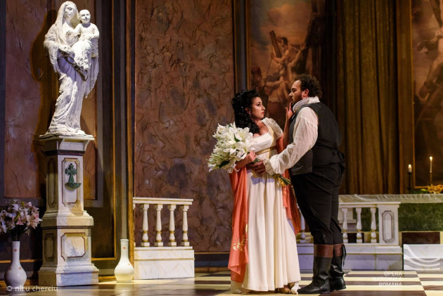 De azi se vând biletele pentru spectacolele din aprilie la Opera Braşov