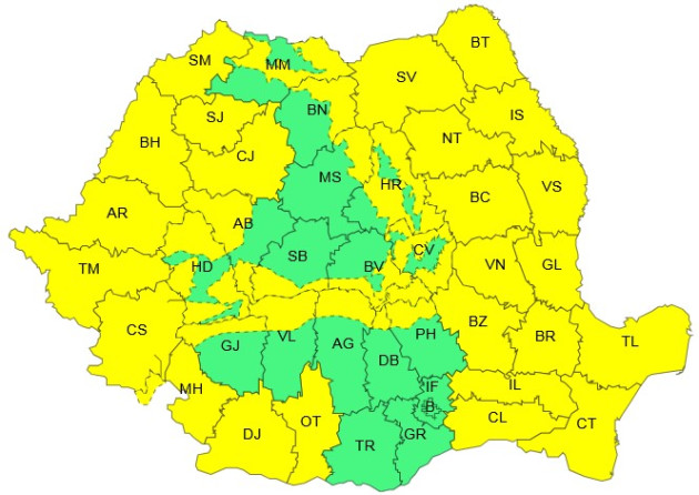 Ploi, lapoviţă şi ninsoare. Braşovul, sub cod galben până joi