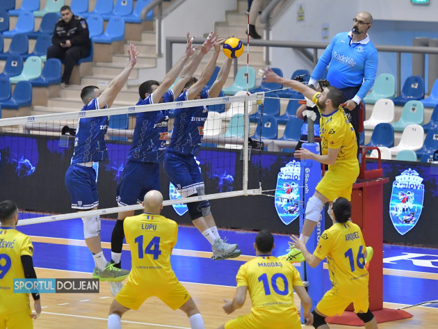 Victorie în primul meci din semifinale cu SCMU Craiova