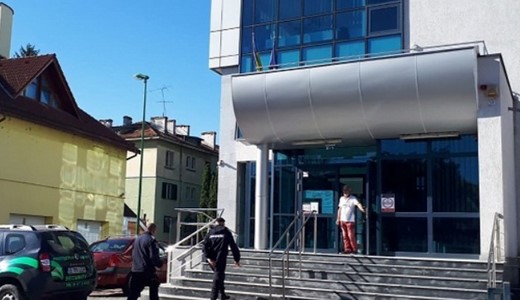 Sediul AJPIS Braşov, cu sistem de accesibilizare pentru persoanele cu dizabilităţi. Tehnologie Step-Hear, o soluţie digitală de ghidaj audio şi orientare în spaţii publice