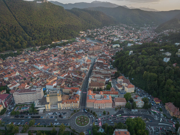 Pentru 15, suprataxa 200-500%. Marea majoritate a proprietarilor de clădiri dărăpănate reacţionează la somaţiile Primăriei 