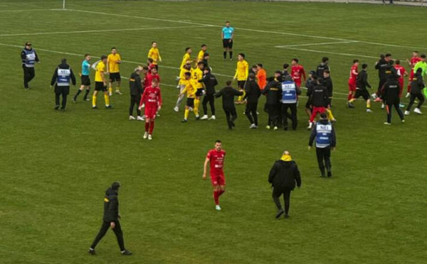„M..e Ungaria”. Fanii SR, „haită” pe stadion